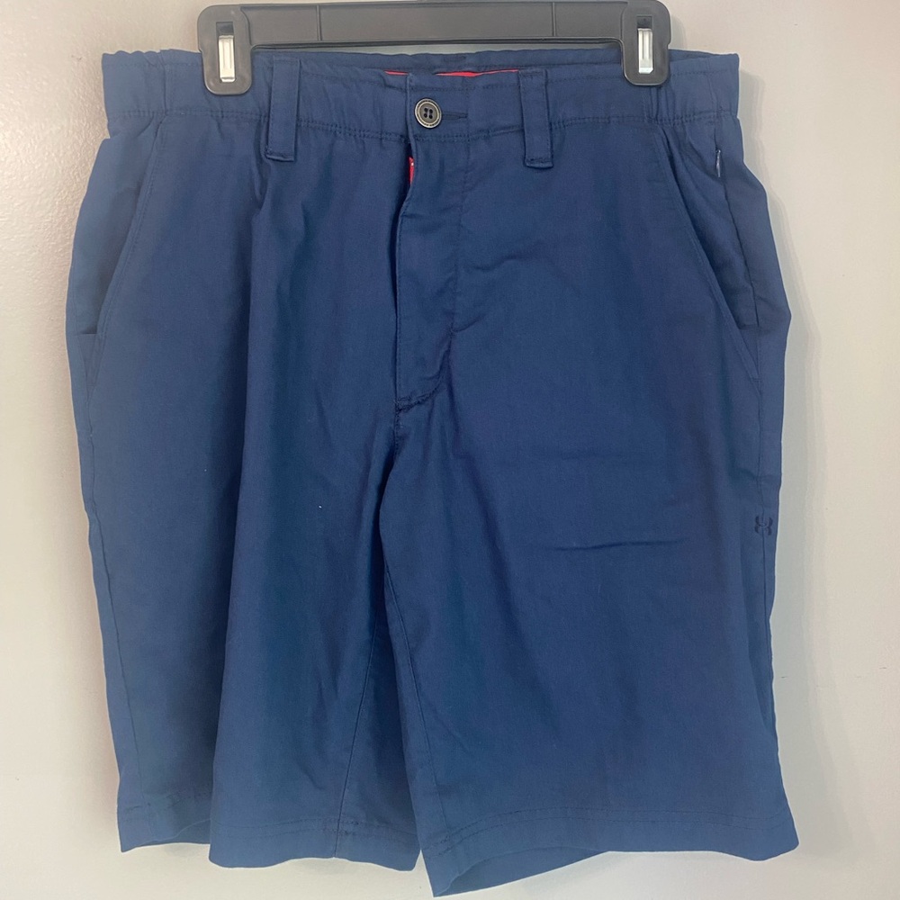 Men's Under Armour Blue Shorts. Size 32.